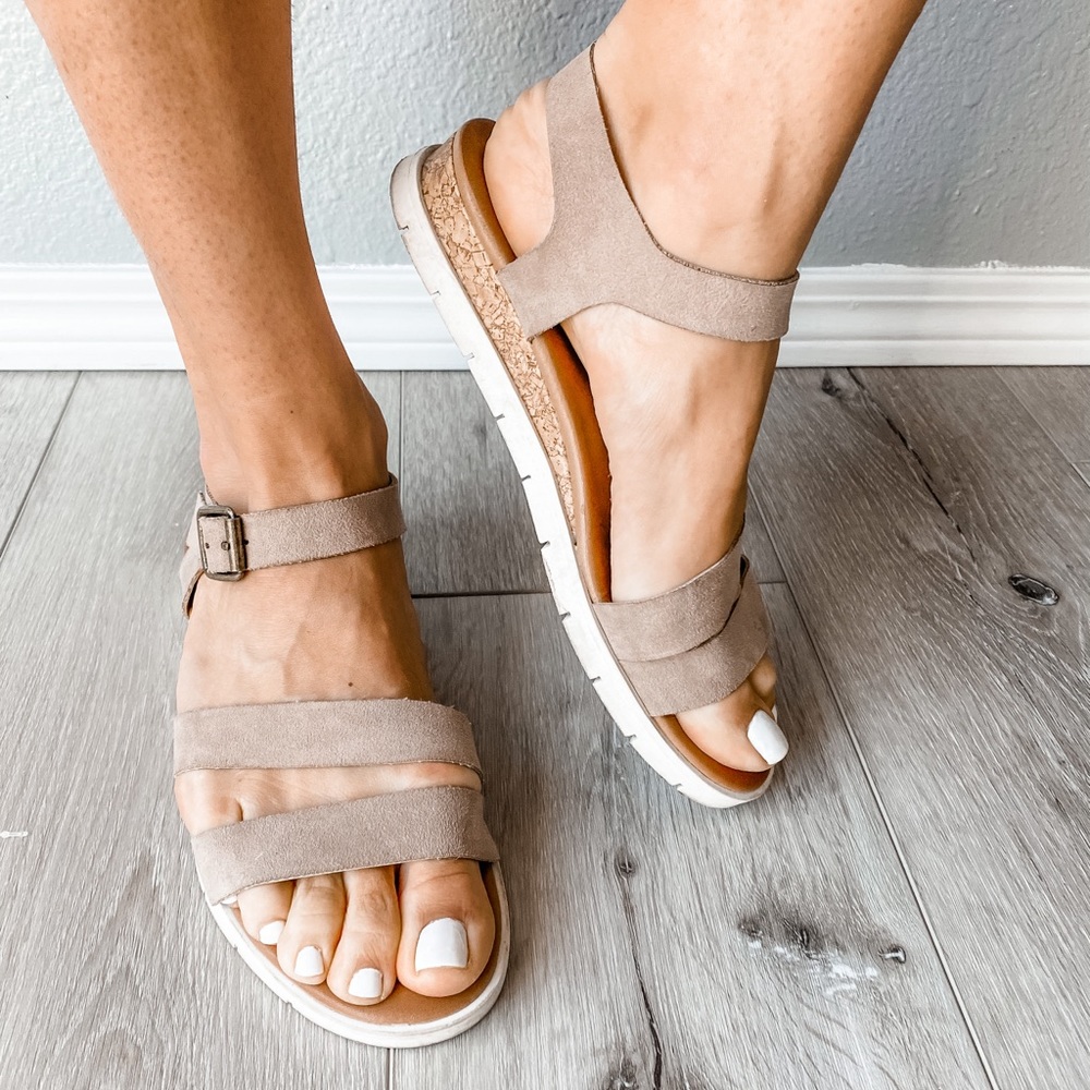 Seychelles small wedge sandal